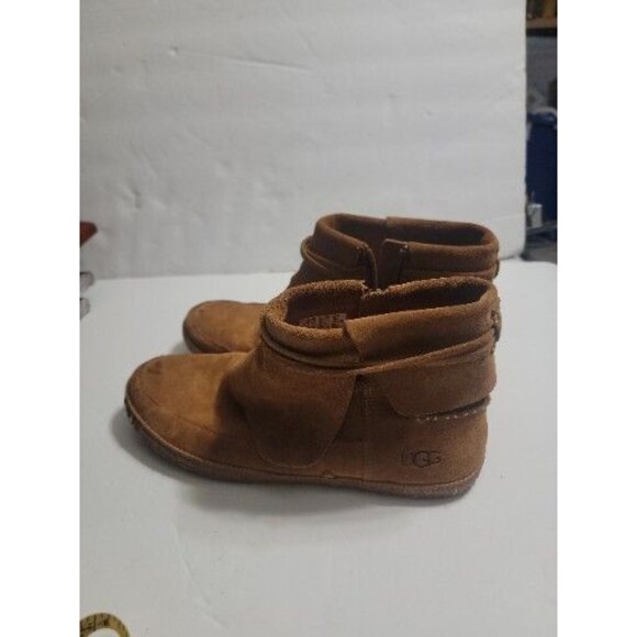 UGG Boots Womens Reid Ankle Booties Brown Suede Moc Toe Side Zip  Size 9 - Picture 1 of 7